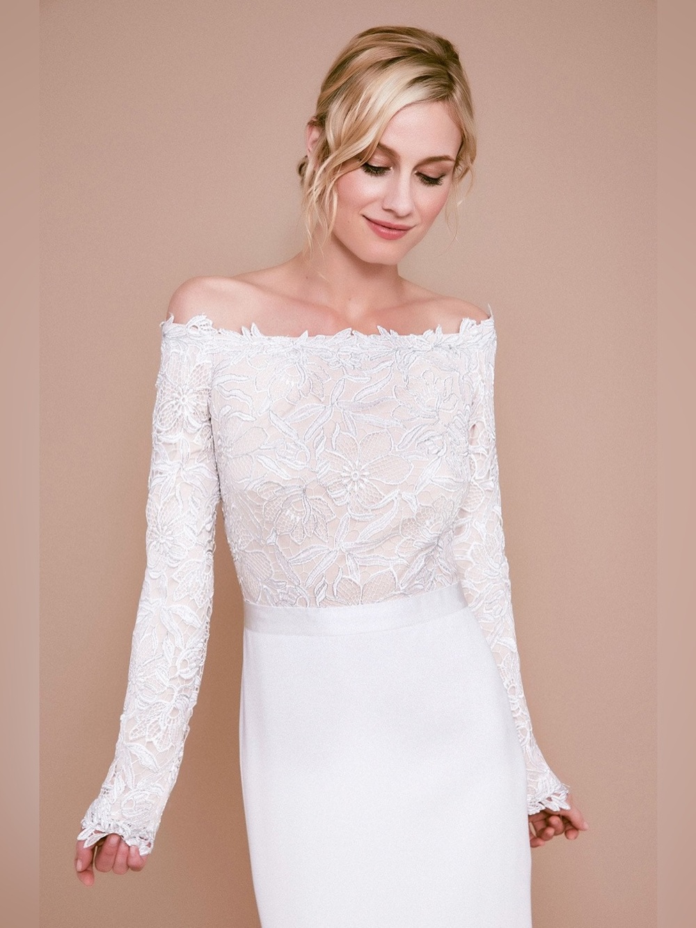NWT Tadashi Shoji Size 6 Ivory & Petal Kizer Off-The-Shoulder Lace Crepe Gown